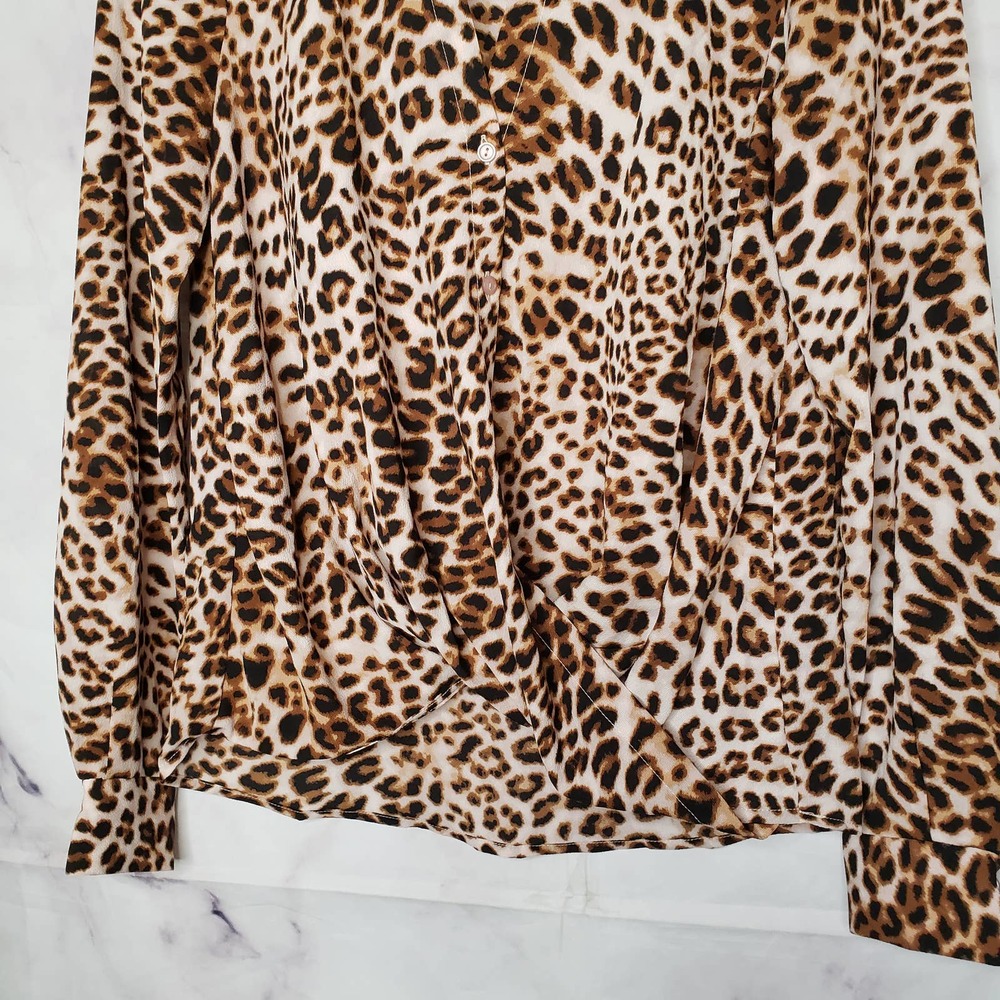 ALL IN FAVOR Leopard Long Sleeve Blouse XS - Picture 2 of 9